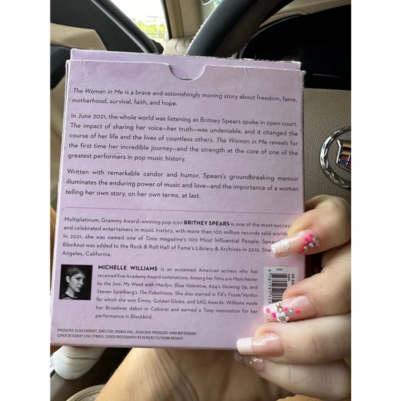 Britney Spears, the woman and me audiobook  - Picture 3 of 4